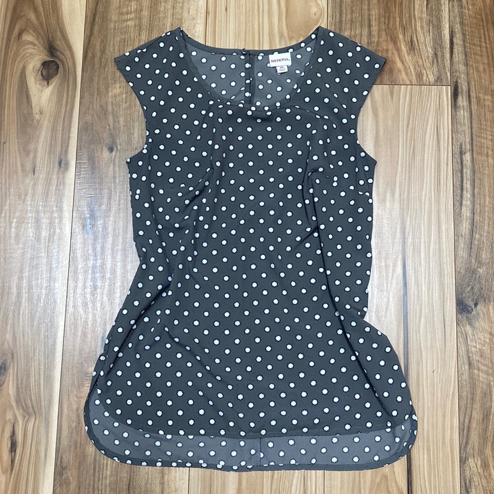 ☀️ 3 For $15 Polka Dot Sleeveless Top